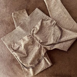 Booty scrunch leggings